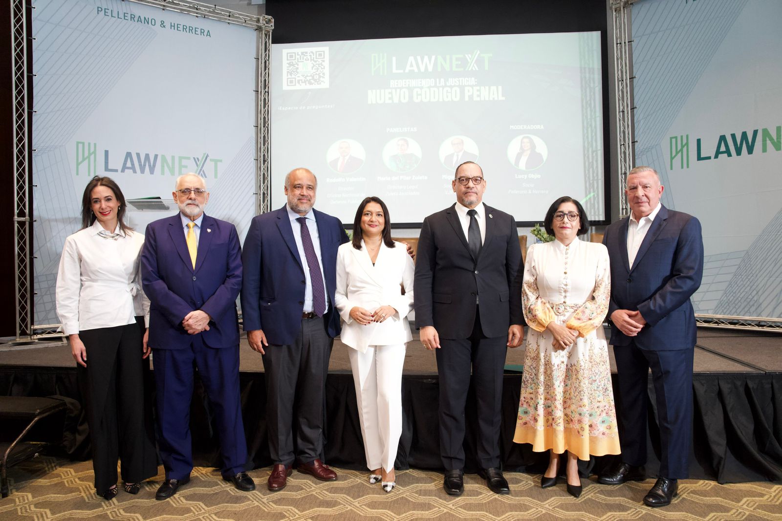 From left to right: Carolina Leon, Vitelio Mejia, Miguel Valerio, Lucy Objio, Rodolfo Valentin, Maria del Pilar Zuleta, and Ricardo Pellerano.